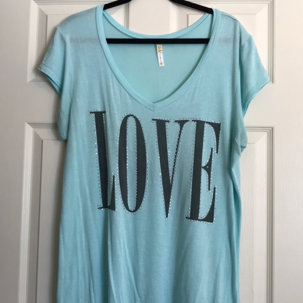 Soft, v neck tee